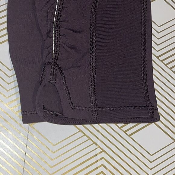 Lululemon On Your Mark Crop Black Cherry Sz 4 - Picture 8 of 8
